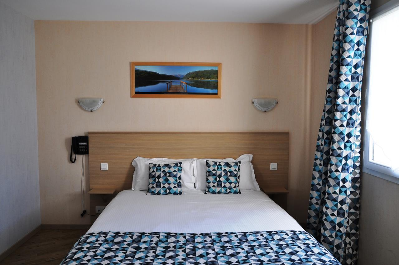 Brit Hotel Azur Saint-André-de-la-Marche エクステリア 写真